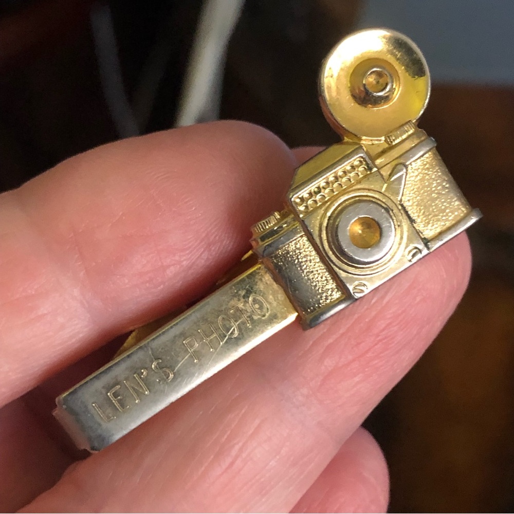 Vintage men’s gold plated Len’s Photo tie bar